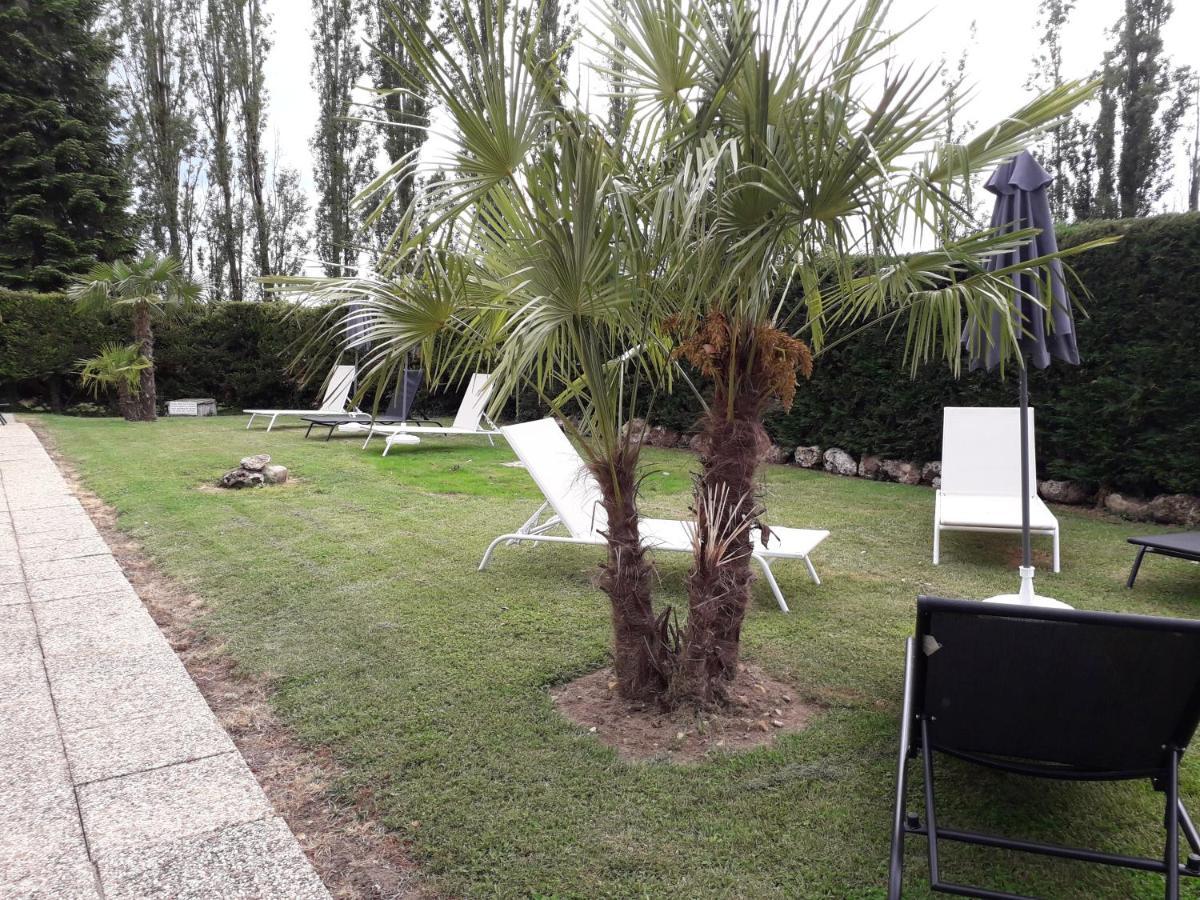 Hotel Domaine De L'Orisse Varennes-sur-Allier Exterior foto