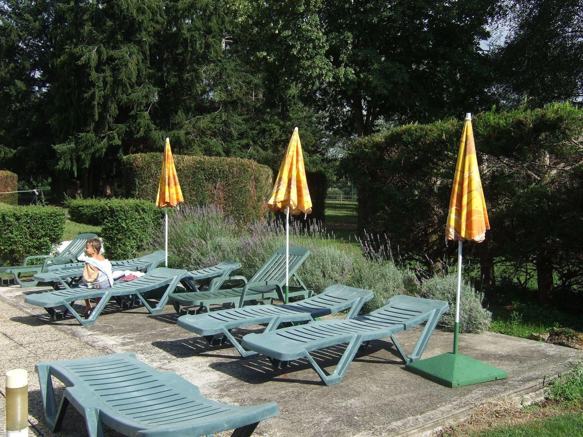 Hotel Domaine De L'Orisse Varennes-sur-Allier Exterior foto